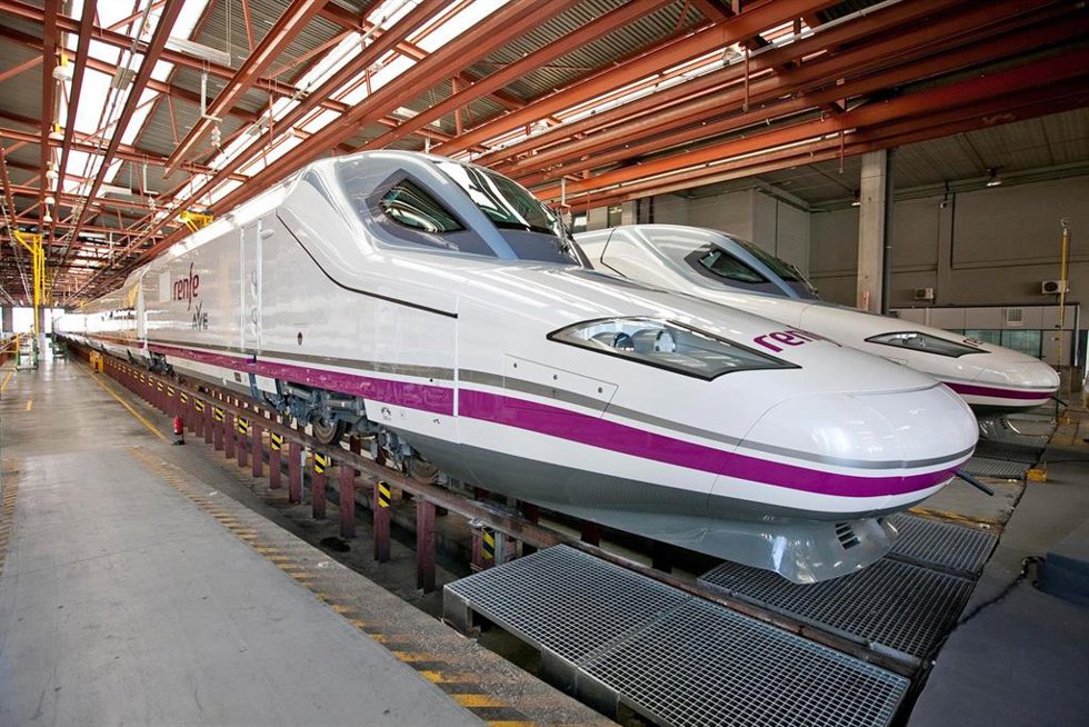 Archivo - AVE trenes 