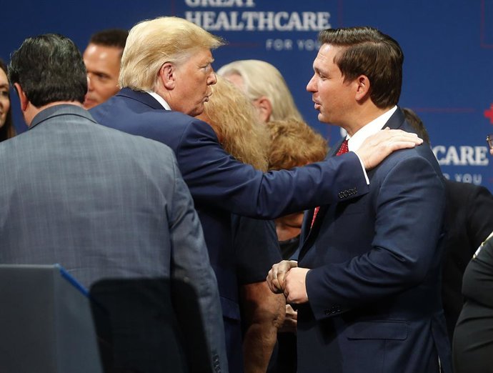 El gobernador de Florida, Ron DeSantis, junto al presidente de EEUU, Donald Trump.