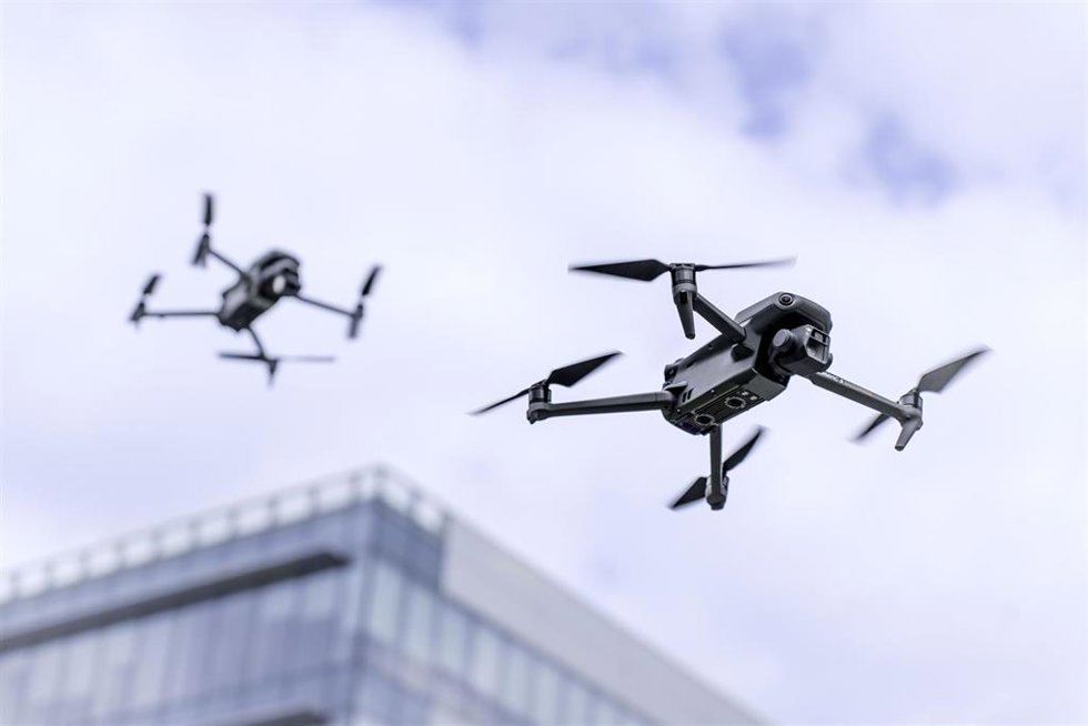 Archivo - Enaire registró 2.017 solicitudes de operaciones de drones en el primer trimestre, un 8% más.