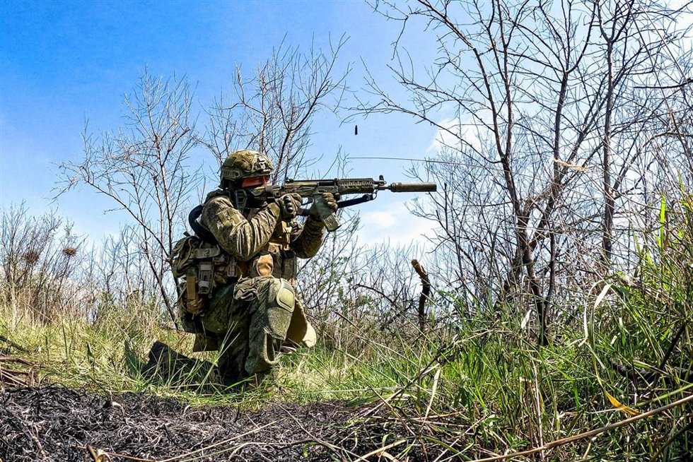 Un militar del Ejército de Rusia en la provincia ucraniana de Jersón, parcialmente ocupada en el marco de la invasión de Ucrania, desatada en febrero de 2022 (archivo)
