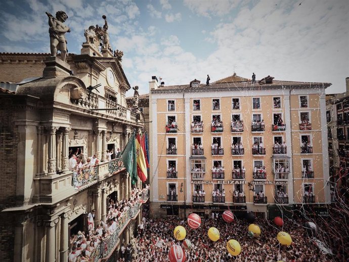 Archivo - Imagen de archivo del Chupinazo de San Fermín 2025