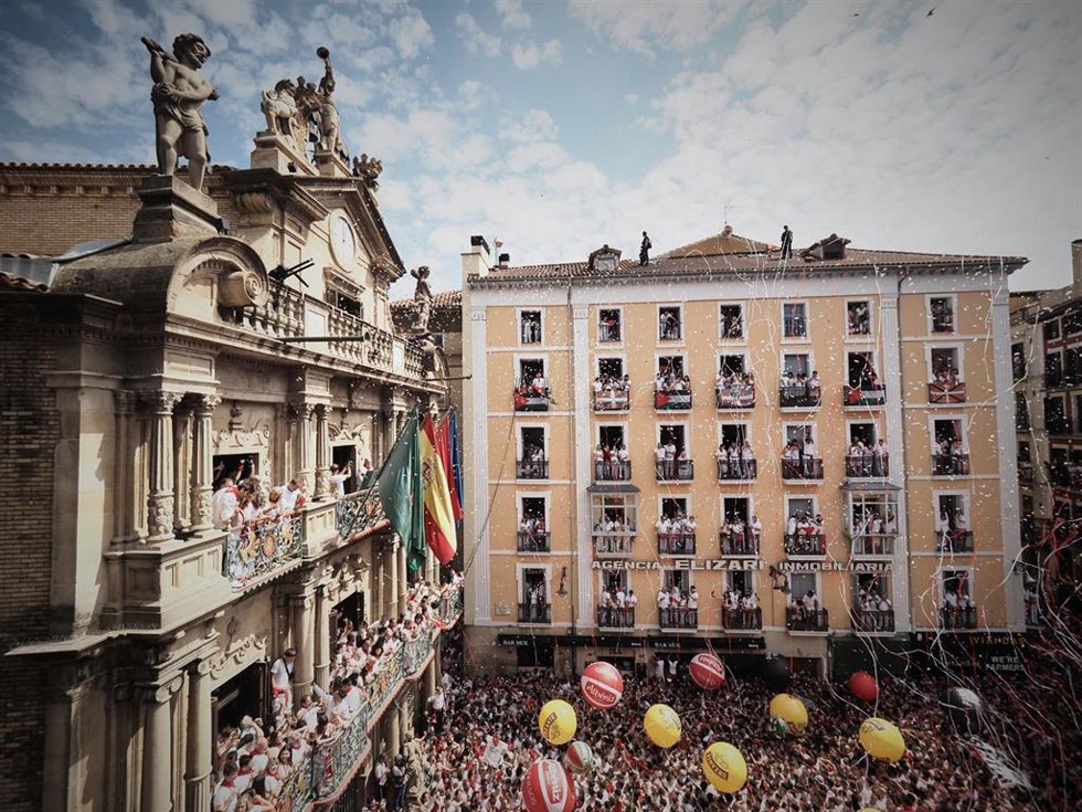 Archivo - Imagen de archivo del Chupinazo de San Fermín 2025