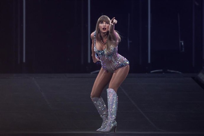 Archivo - La cantante Taylor Swift durante la primera de sus dos actuaciones en el Estadio Santiago Bernabéu, a 29 de mayo de 2024, en Madrid (España). La artista estadounidense Taylor Swift actúa hoy y mañana, 30 de mayo, en el nuevo Estadio Santiago Ber