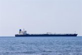 Foto: El Gobierno alerta del riesgo para España de la 'flota fantasma' rusa, con 50 barcos cerca de Canarias cada semana