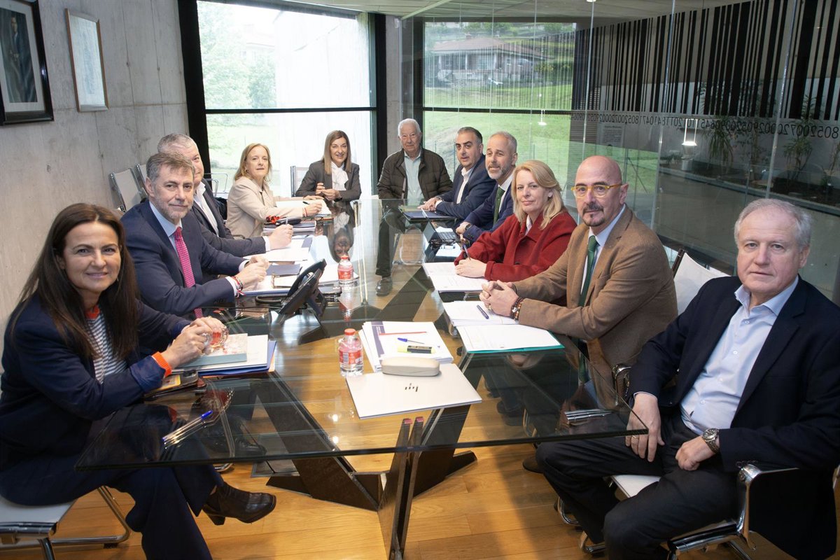 El Consejo de Gobierno da luz verde al acuerdo para la subida salarial de los docentes