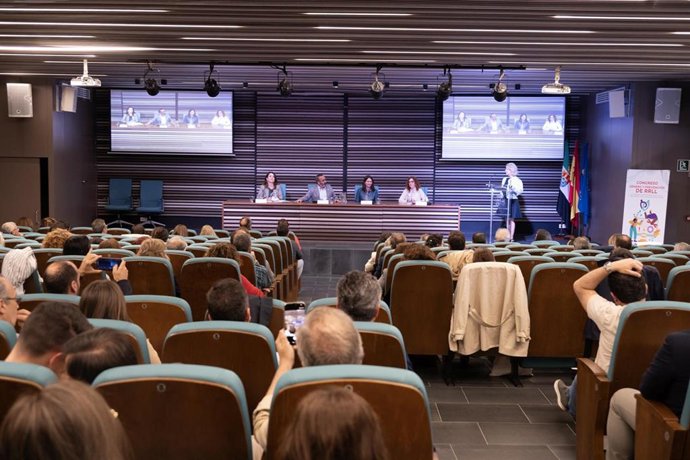 Instituciones y profesionales abordan en Cáceres los retos de la prevención laboral con enfoque de género organizado por la Diputación Provincial