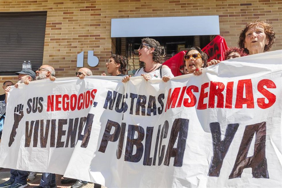 Concentración ante el desahucio previsto en El Campillo