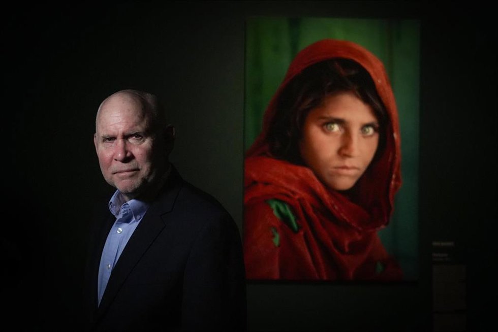 El fotógrafo Steve McCurry durante la presentación de la exposición ‘Icons’ del fotógrafo Steve McCurry, a 14 de mayo de 2026, en Barcelona, Catalunya (España).