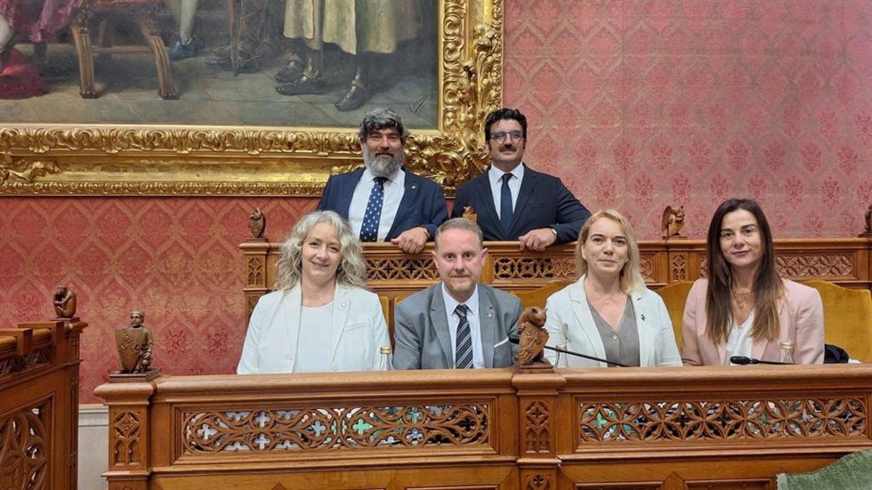 Bestard, junto al resto de representantes de Vox en el Consell de Mallorca.