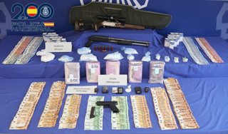 Dinero, droga y armas intervenidas en la operación 'Gallery' en Salamanca.