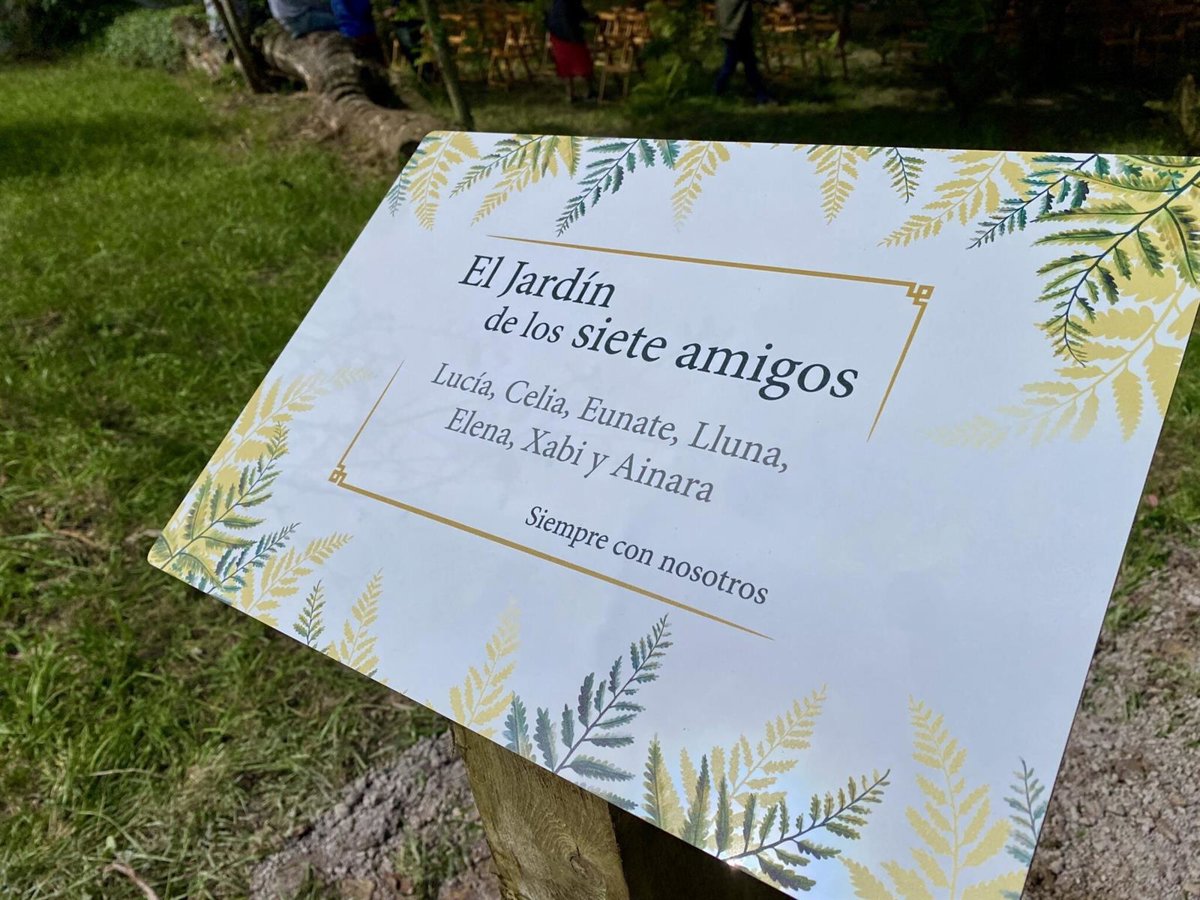 El CIFP La Granja instala  El Jardín de los siete amigos  en homenaje a las víctimas de El Bocal