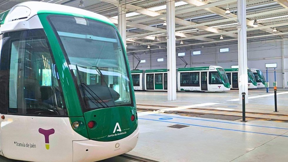 Unidades del travía de Jaén en cocheras