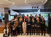 Foto: Federación de Familias de Cáncer Infantil recibe 80.000 euros de Ibercaja para "el seguimiento a largos supervivientes"