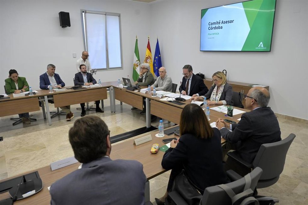 El delegado del Gobierno andaluz, Adolfo Molina, preside el Comité Asesor Provincial del Plan Infoca.