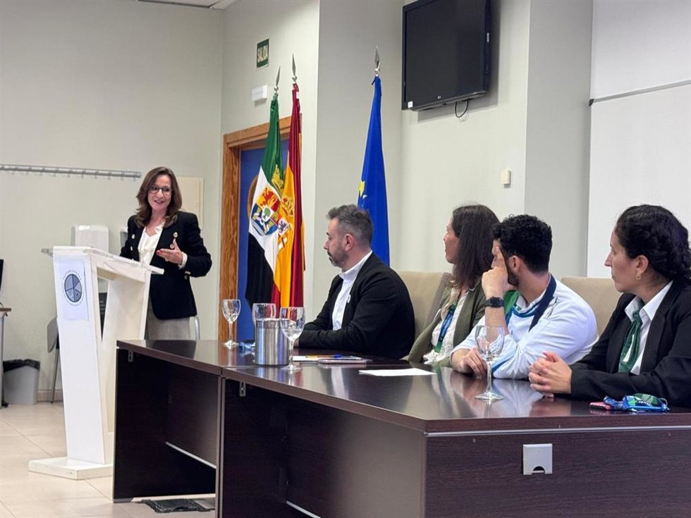 La secretaria general del Servicio Extremeño Público de Empleo (SEXPE), María José Nevado, en la presentación del proyecto "TexturizartEx: experiencias sensoriales inclusivas"