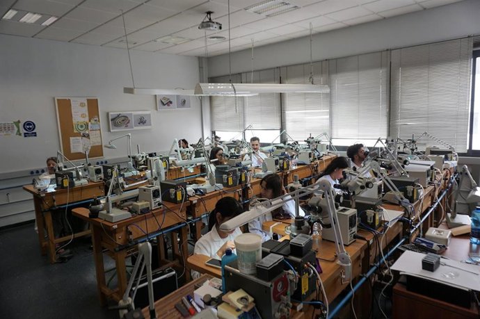 Alumnos de la Escuela de Joyería de Córdoba.