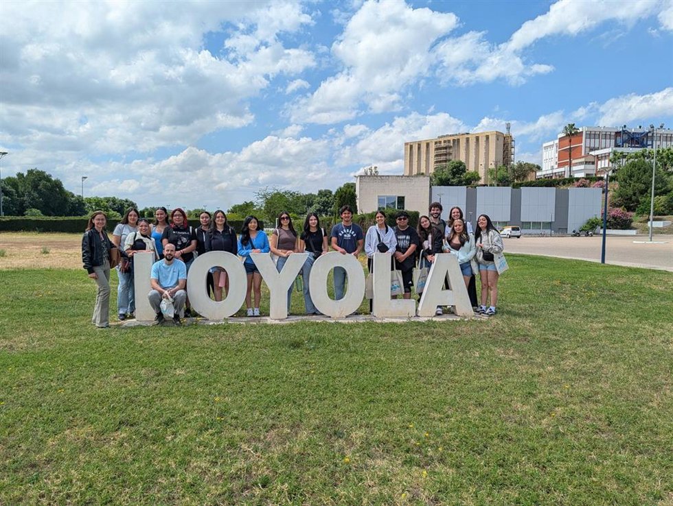 Estudiantes de la Regis University.