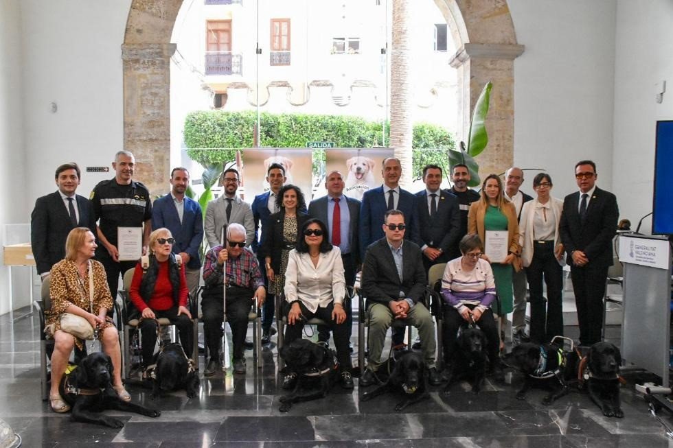 La Asociación de Usuarios del Perro Guía de la Comunitat Valenciana reconoce el compromiso de la Generalitat con la accesibilidad y la respuesta ante las emergencias