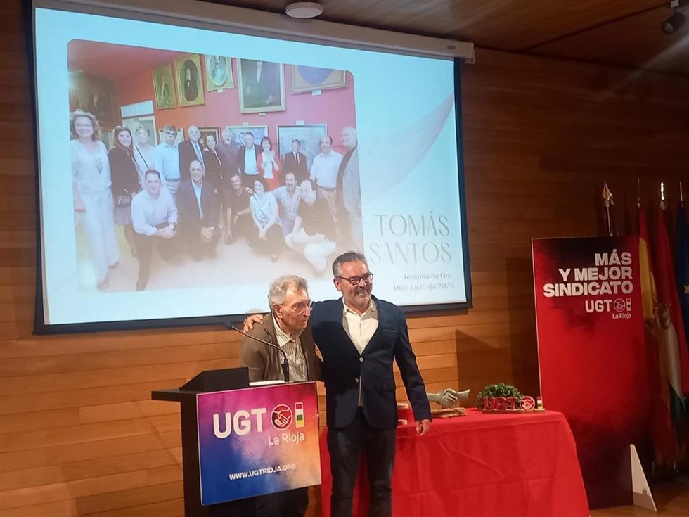 El exalcalde de Logroño, Tomás Santos, Insignia de Oro de UGT por su contribución sindical y ser "un referente" para todos