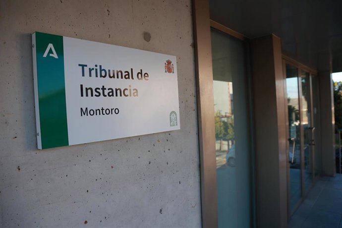 Archivo - Imagen de la fachada del juzgado de Montoro (Córdoba) que asume la investigación de la causa del accidente ferroviario ocurrido en la localidad cordobesa de Adamuz.