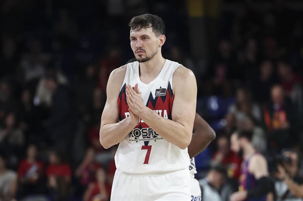 Archivo - Rodions Kurucs, en un partido con el Baskonia.