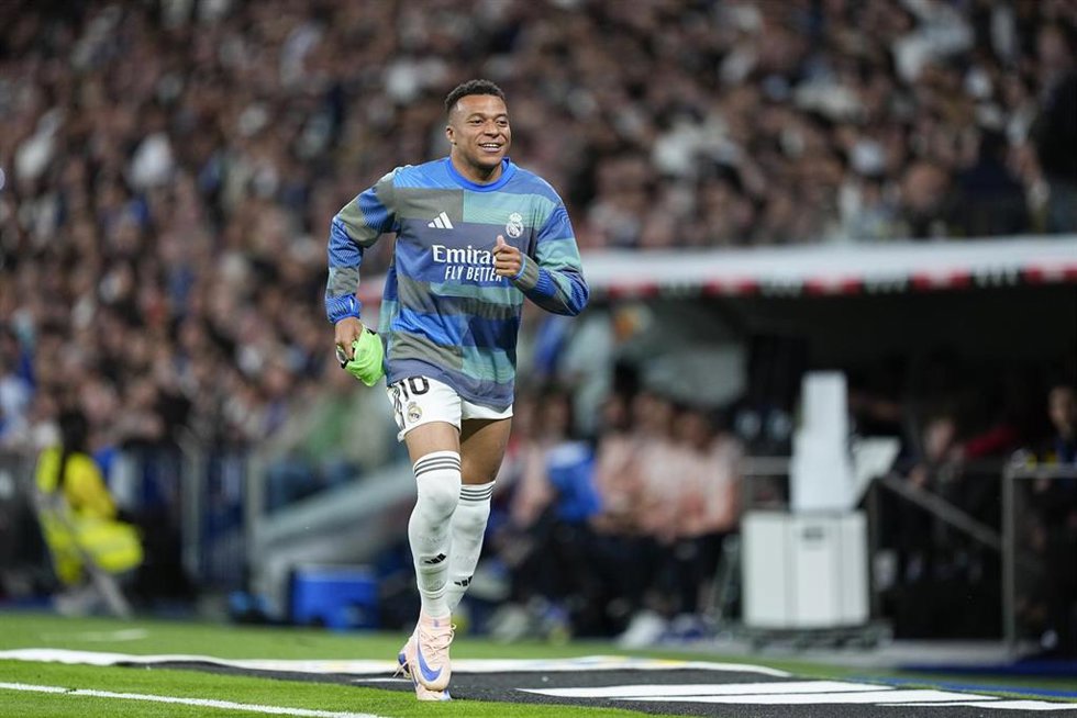 Kylian Mbappé, suplente en el partido del Real Madrid contra el Real Oviedo.
