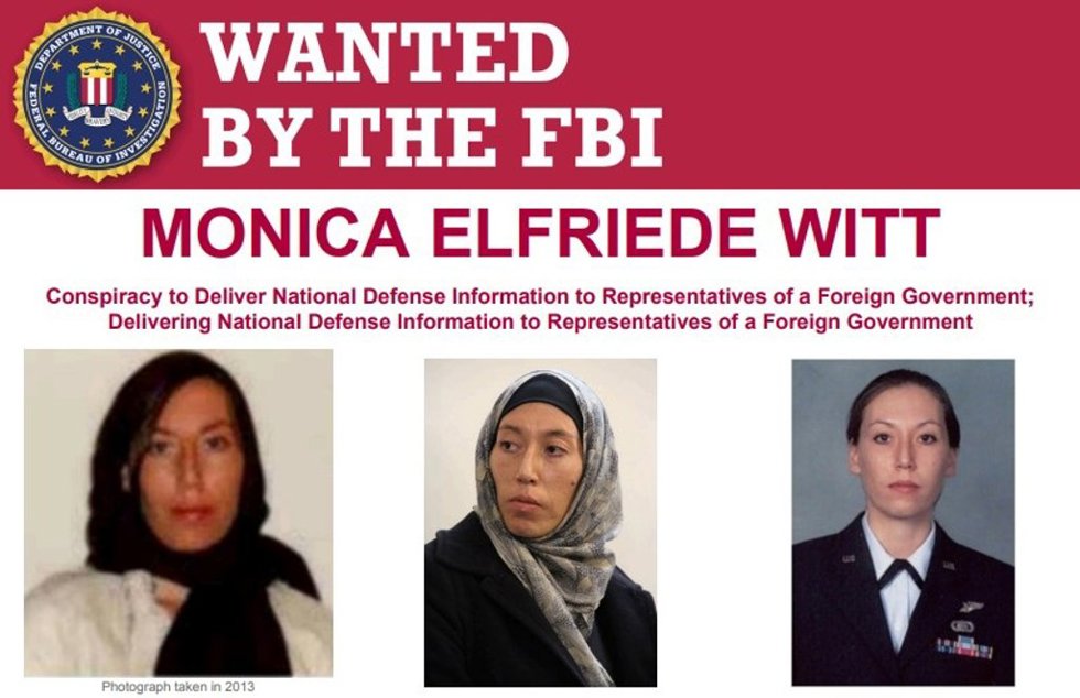 Cartel de búsqueda y captura en la que el FBI ofrece una recompensa por información que lleve a la detención de la exagente de contrainteligencia Monica Witt