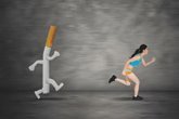 Foto: Caminar, correr o hacer yoga: el ejercicio que ayuda a combatir el deseo de fumar (incluso en una sola sesión)