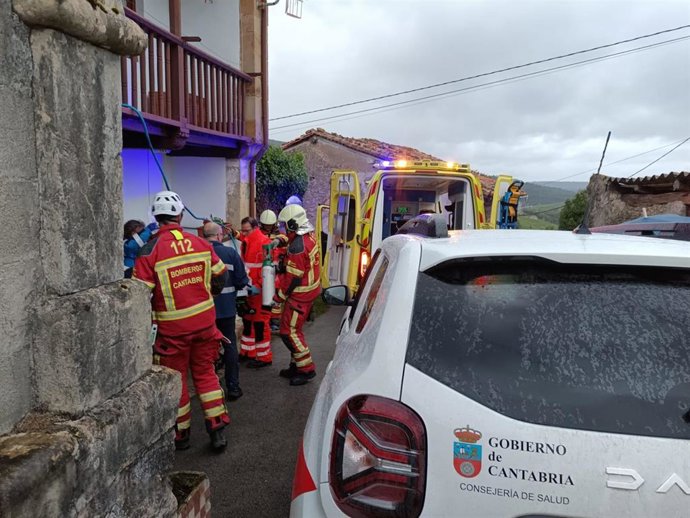 Herido grave un hombre en el incendio de una vivienda de Herrerías