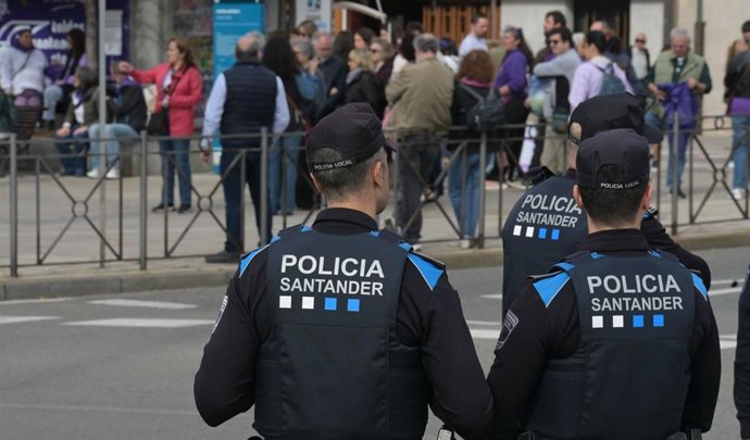 Archivo - Policías Locales de Santander