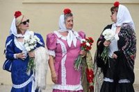 El resurgir del vestido de chulapa: Los talleres se desbordan por el tirón de San Isidro entre las madrileñas jóvenes