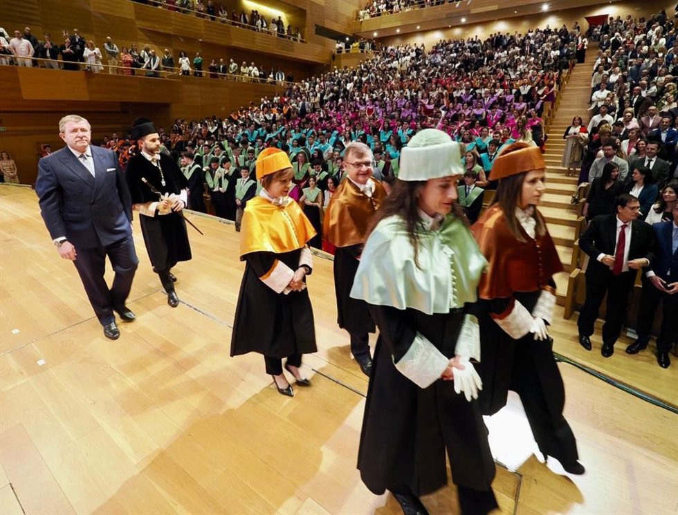 La UEMC gradúa mañana a 633 estudiantes en una ceremonia que reunirá a más de 1.700 asistentes en el CCMD .