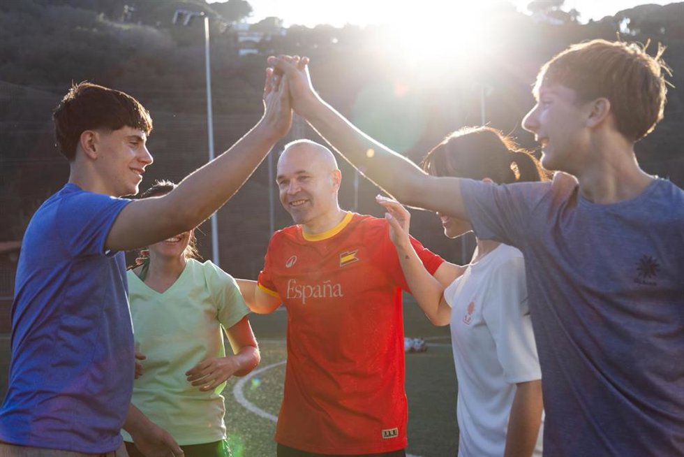 Archivo - Andrés Iniesta se une a Decathlon como nuevo embajador durante su campaña de verano