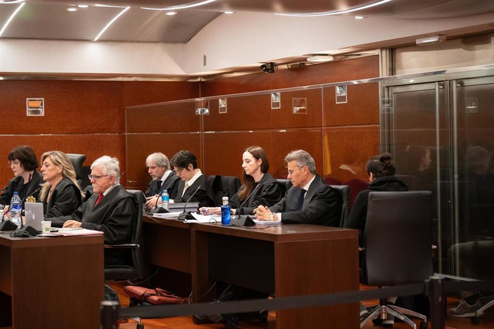 La Audiencia Provincial de Álava ha acogido este lunes la primera sesión de la vista oral de este caso