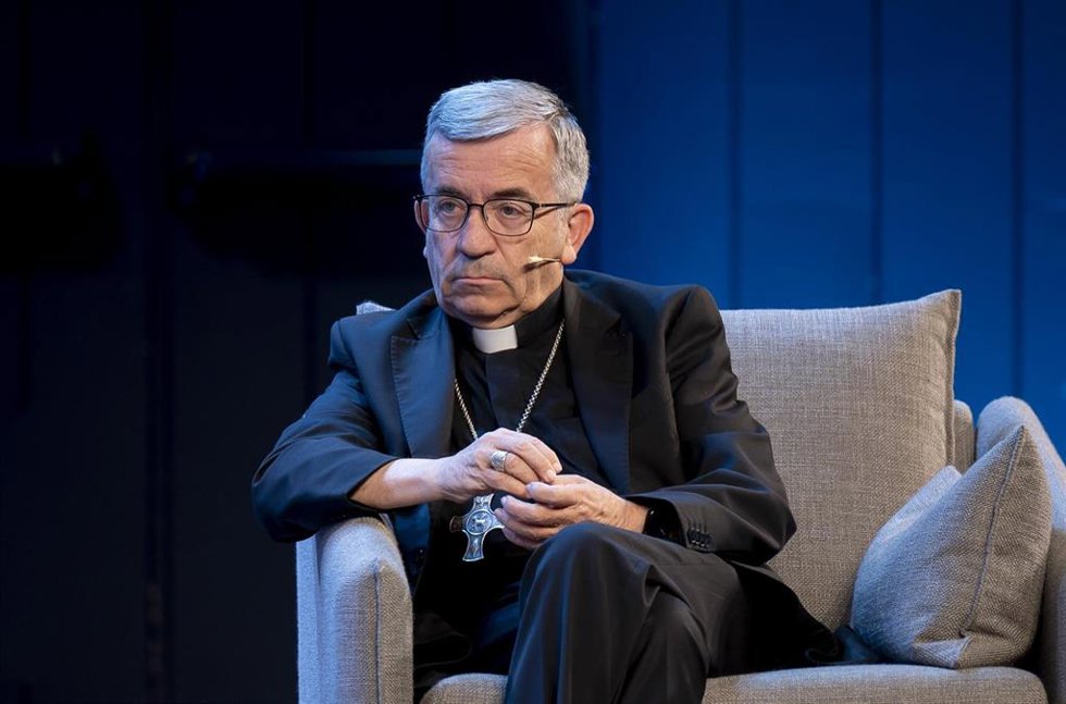Archivo - El presidente de la CEE y arzobispo de Valladolid, Monseñor Luis Argüello, durante un nuevo encuentro de la Fundación Pablo VI, el pasado mes de abril
