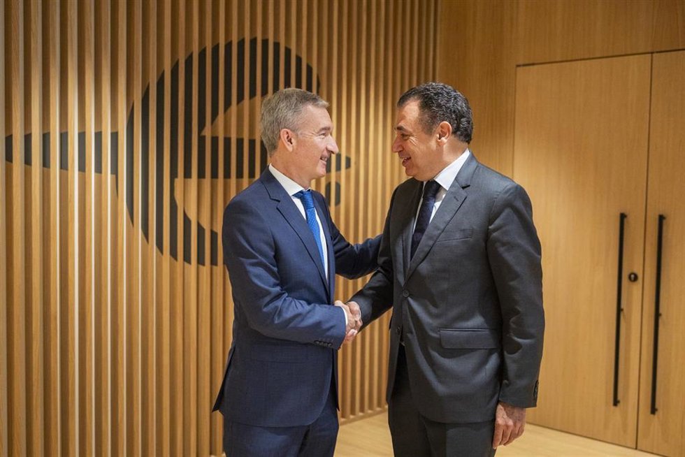 El consejero delegado de Ibercaja, Víctor Iglesias, y el presidente de CEOE Aragón, Benito Tesier.