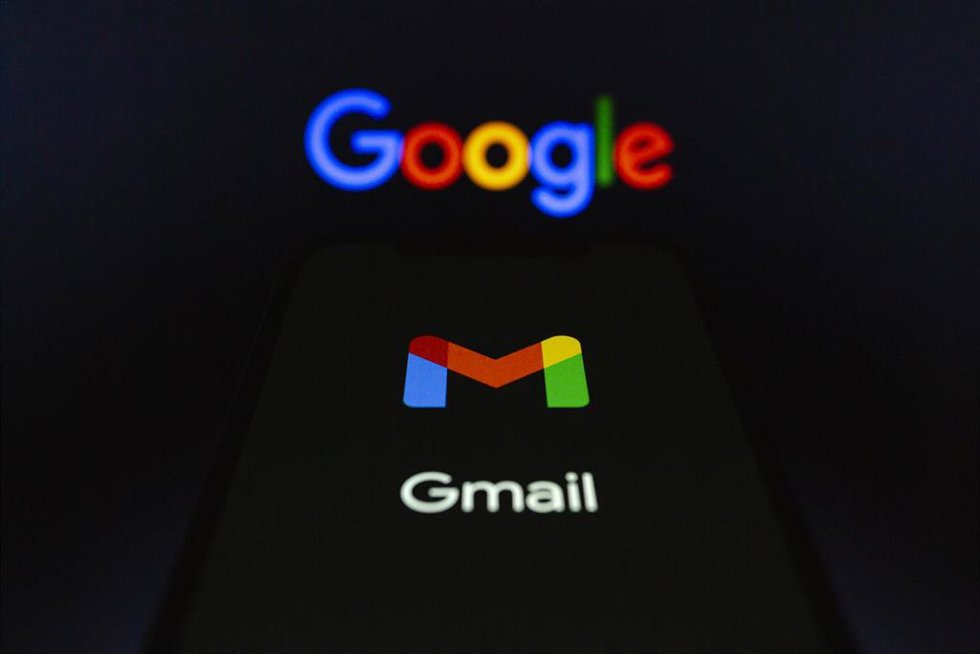 Archivo - February 24, 2025, Asuncion, Paraguay: Gmail app is displayed on iPhone backdropped by Google logo.
