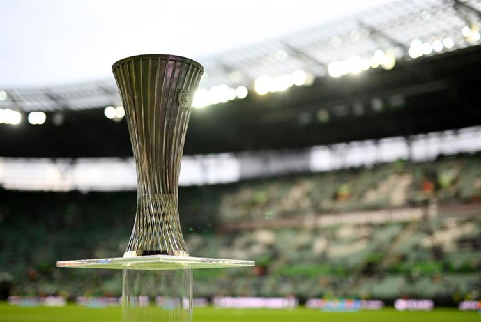 Archivo - Trofeo de la Conference League
