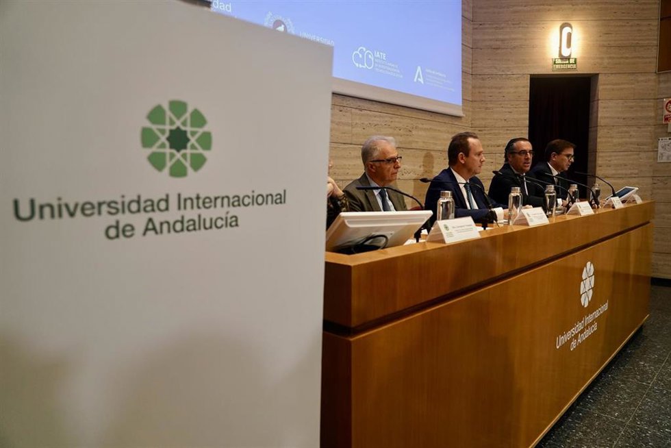Archivo - El rector de la Universidad Internacional de Andalucía (UNIA), José Ignacio García (2i), interviene en la  inauguración del 10º Congreso Internacional Buenas Prácticas con TIC. A 22 de octubre de 2025, en Málaga (Andalucía, España). 