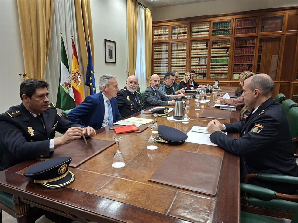 Junta de Seguridad presidida por el subdelegado del Gobierno en Málaga, Javier Salas.