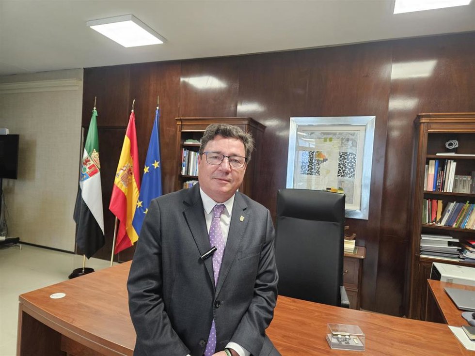 Archivo - El consejero de Economía, Empleo y Transformación Digital, Guillermo Santamaría, en una imagen de archivo
