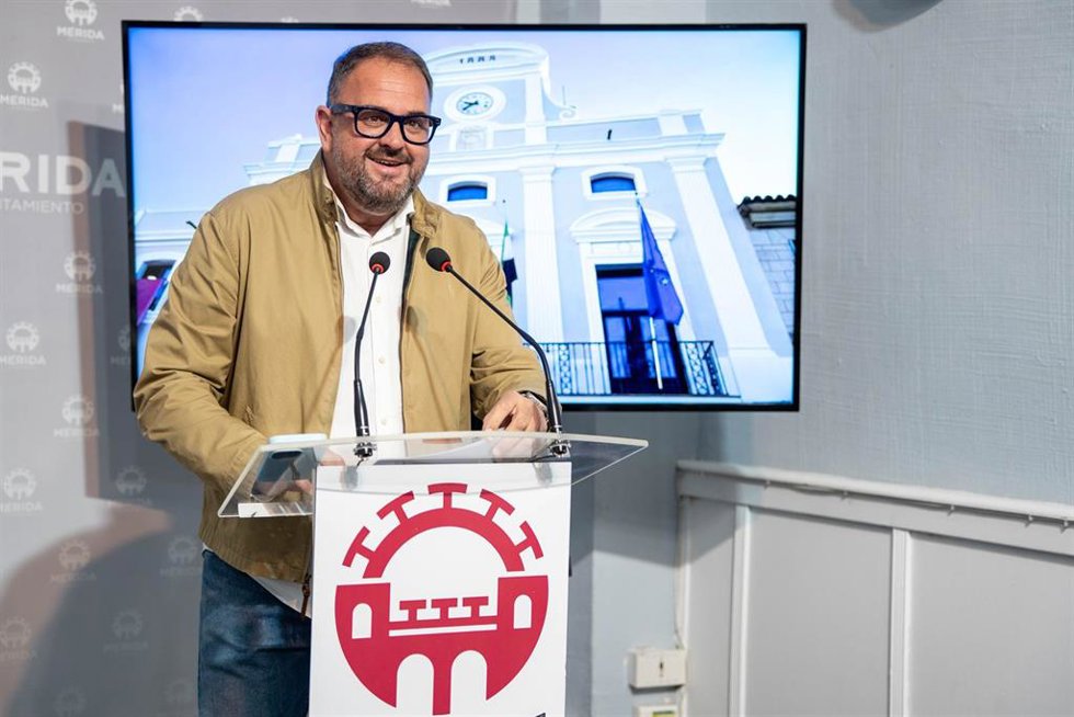 El alcalde de Mérida, Antonio Rodríguez Osuna, en rueda de prensa, en Mérida a 15 de mayo de 2026.