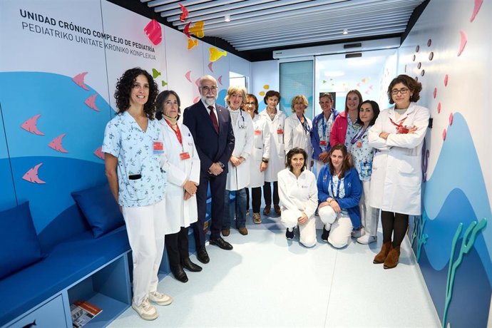 El consejero de Salud, Fernando Domínguez, visita las obras del Hospital de Día Polivalente Infantil y de la Unidad del Paciente Crónico Complejo Pediátrico en el Hospital Universitario de Navarra.