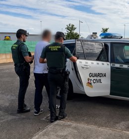 Detenido por golpear a un anciano de 93 años para robarle en Campos