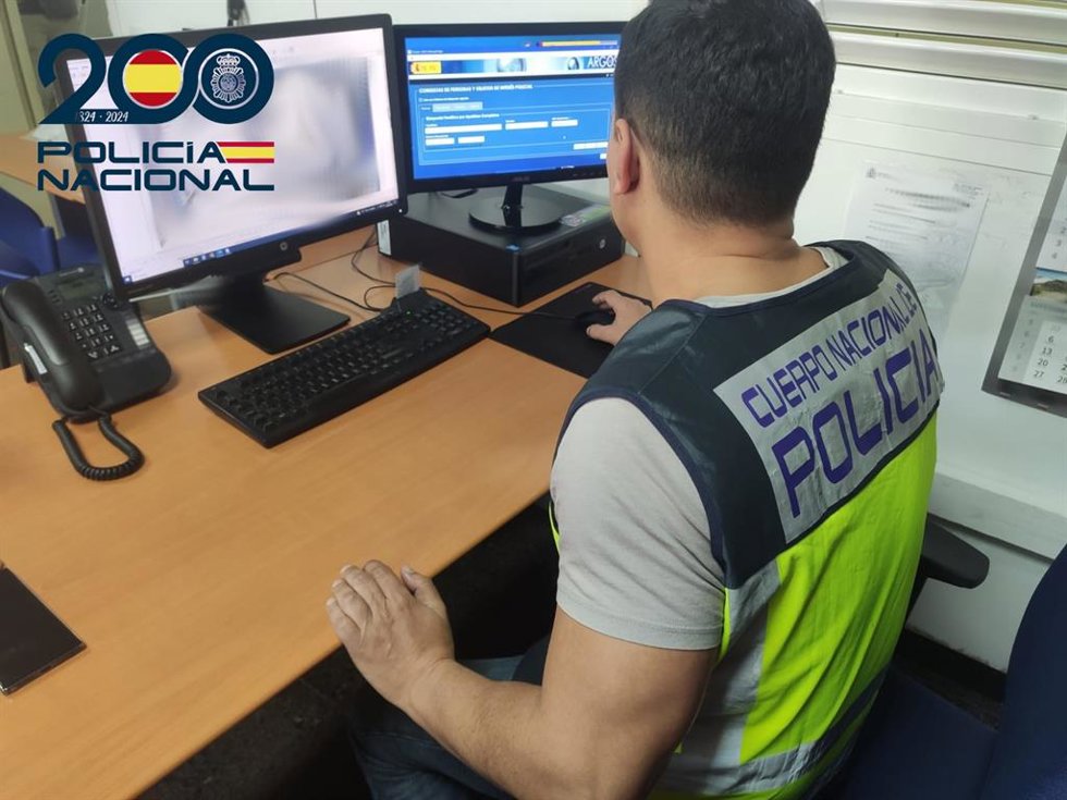 Agente de la Policía Nacional.