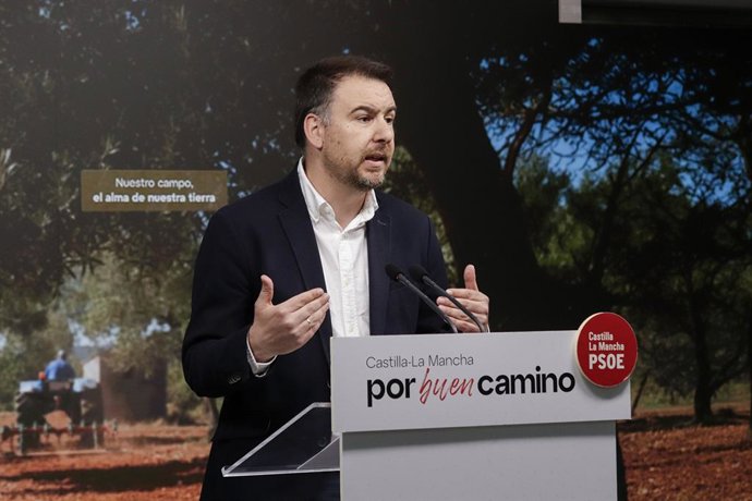 El portavoz de Empleo y Agricultura del PSOE en las Cortes de C-LM, Antonio Sánchez Requena.