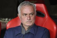 Mourinho: "El miércoles recibí una oferta de renovación, pero no quiero verla hasta el domingo"