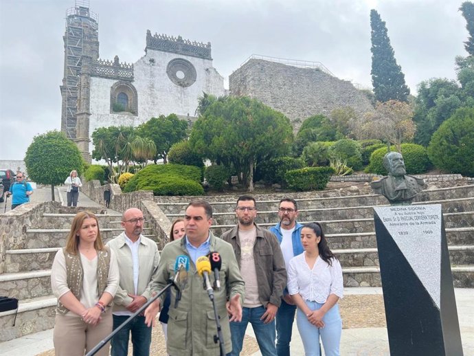 El candidato del PSOE por la provincia, Juan Cornejo, en Medina.