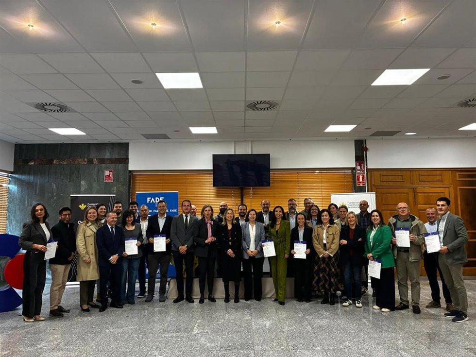 Participantes del programa 'Reduce tu Huella', impulsado por la Fundación Caja Rural de Asturias y la Federación Asturiana de Empresarios (FADE).