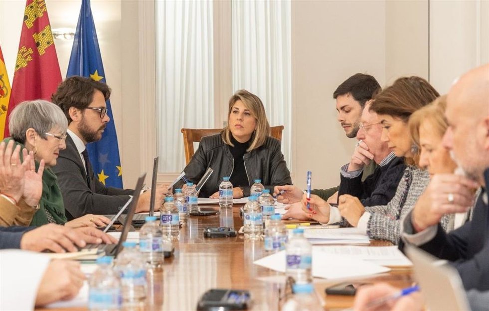 La alcaldesa de Cartagena, Noelia Arroyo, reunida con los miembros del equipo de Gobierno